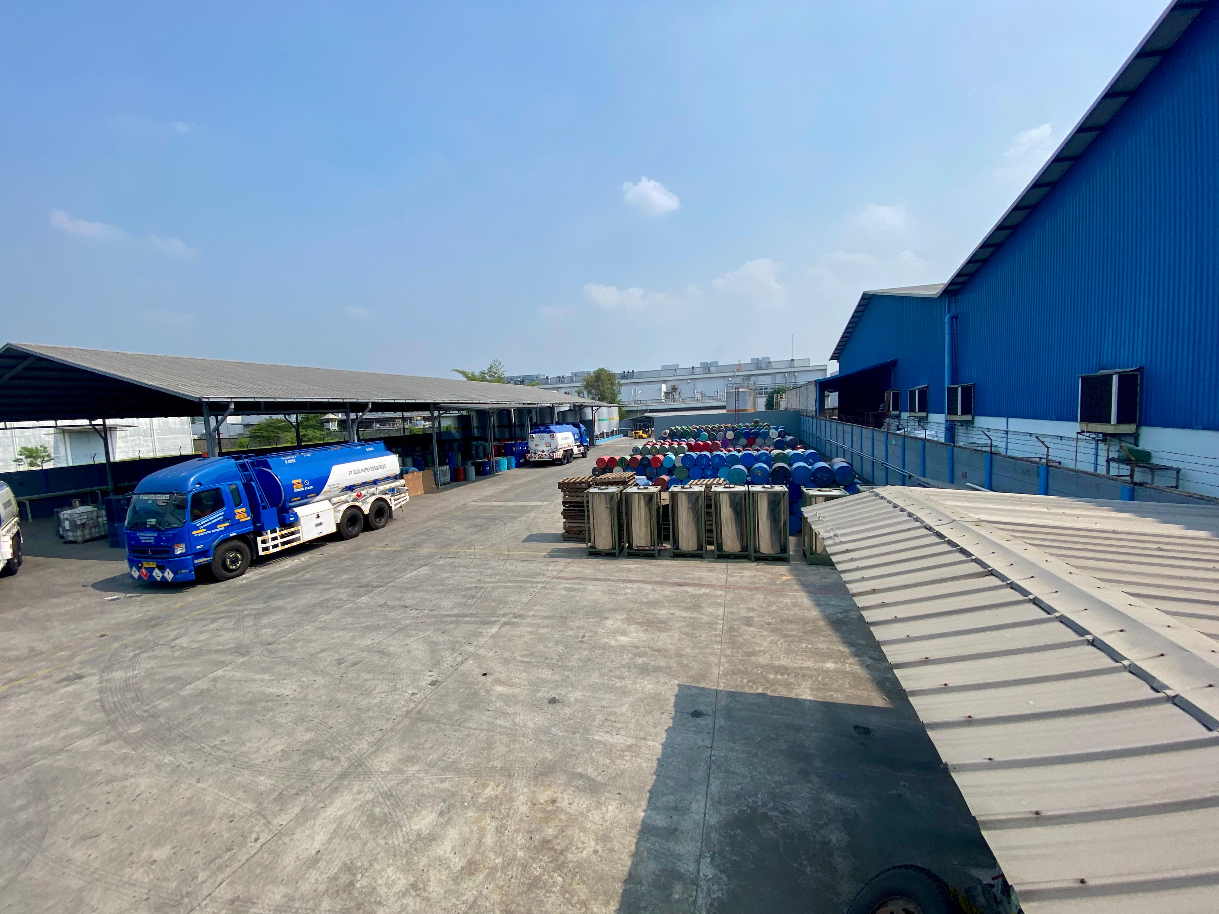 Truk tanki BPR siap distribusi